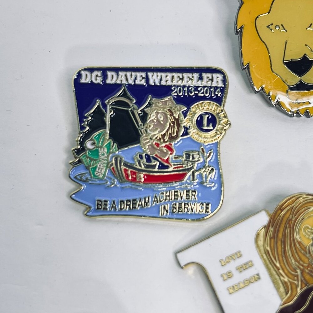 Lot Of 8 Vintage Lions Club Hat/Lapel Pins - District Governor Designs (6130) - Picture 3 of 10